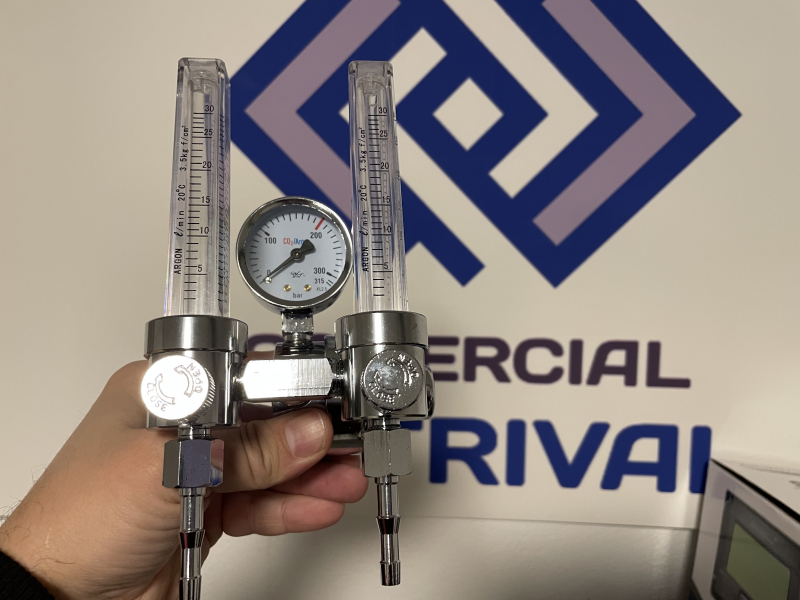 REGULADOR DE PRESIÓN CON FLOTOMETRO Ar/Co2 CON 2 SALIDAS