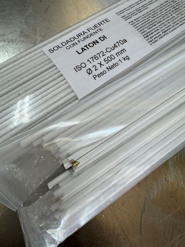 VARILLAS DE APORTACION DE LATON RECUBIERTAS CON FUNDENTE PARA SOLDAR CON AUTOGENA